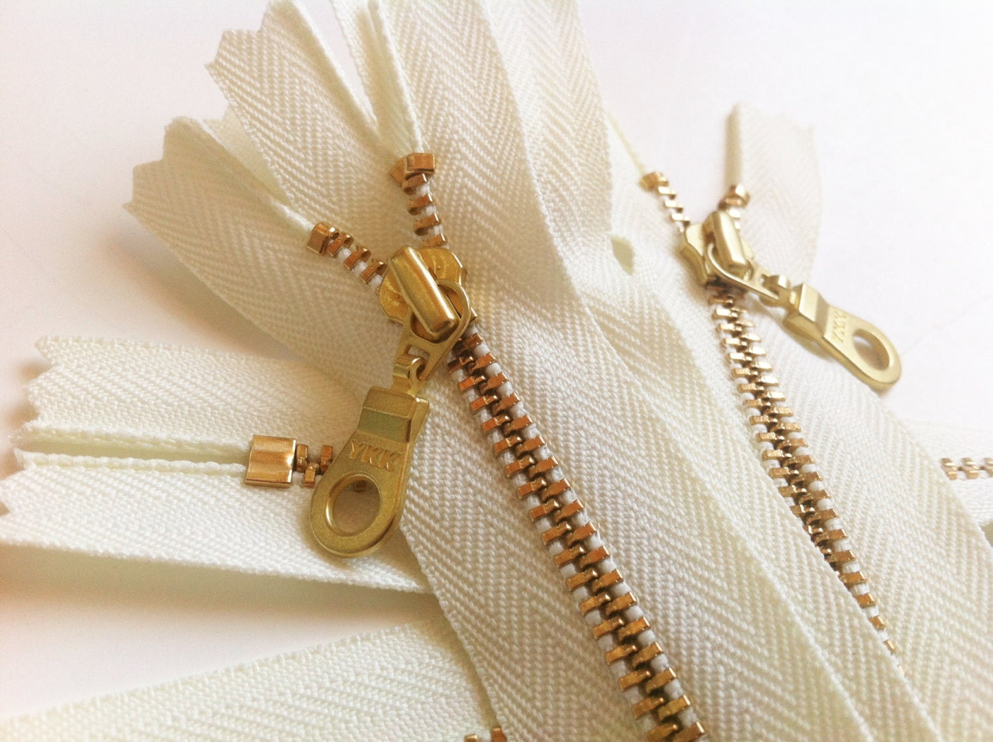 Wholesale 100 Pieces Ivory YKK Metal Zippers - 16 Sizes