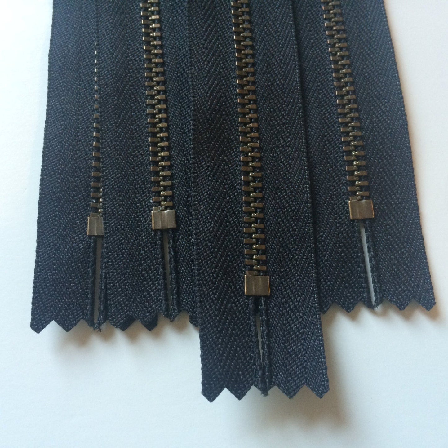100 Pieces Black 4.5mm YKK Metal Zippers - 16 Sizes and 3 Finishes