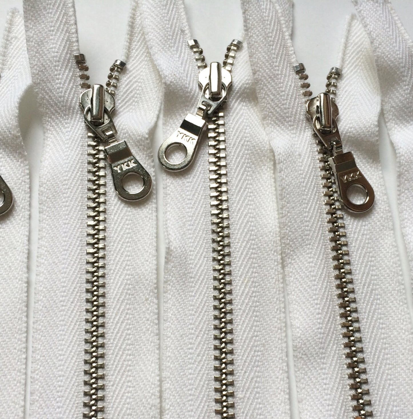 100 Pieces Organic White 4.5mm YKK Metal Zippers - 16 Sizes